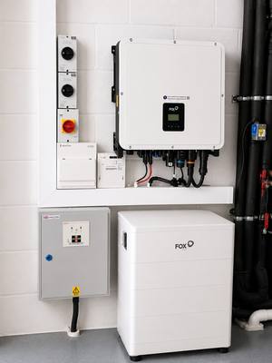 FoxESS hybrid inverter and battery storage system installation
